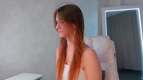 Snapshot of betty_nicolsson chatting on 10.05.25 Eva online show from 10.05.25