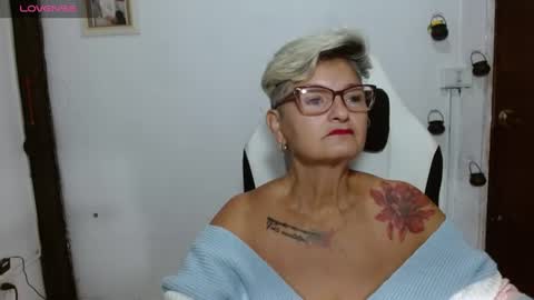 Snapshot of bety_cum3 chatting on 06.21.26 bibiana online show from 06.21.26