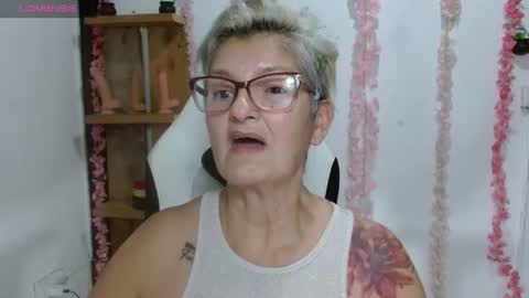Snapshot of bety_cum3 chatting on 08.10.26 bibiana online show from 08.10.26