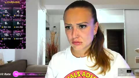 Snapshot of beyoncedoll chatting on 09.16.25   BeyonceDoll       Twitter DollBeyonce    online show from 09.16.25