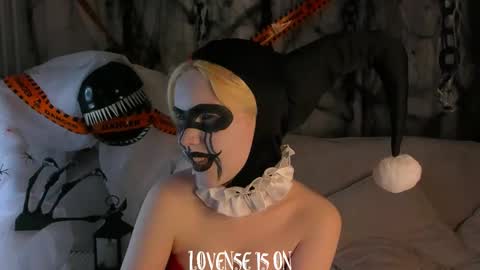 Eliz online show from 10.31.25