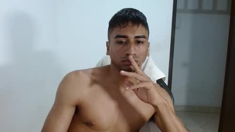 Snapshot of bfernando_05 chatting on 11.11.25 BAYRON online show from 11.11.25