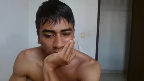 Snapshot of bfernando_05 chatting on 01.05.26 BAYRON online show from 01.05.26