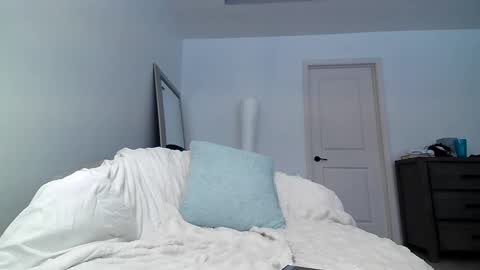 Snapshot of bi_sexualmilf chatting on 01.13.25 Bi sexualmilf Fansly online show from 01.13.25