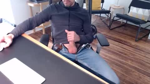 Snapshot of bi_sexy_man chatting on 05.21.26 bi_sexy_man online show from 05.21.26