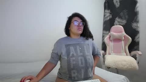 Bianca Tuesday to Sunday from 2am to 6am UTC-5 online show from 09.13.25