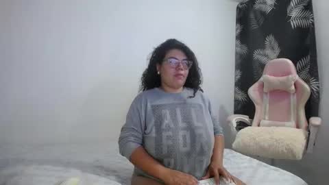 Bianca Tuesday to Sunday from 2am to 6am UTC-5 online show from 03.05.26