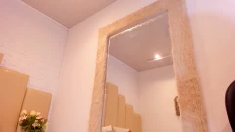 Snapshot of biancamonroe_ chatting on 10.10.25 Bianca online show from 10.10.25