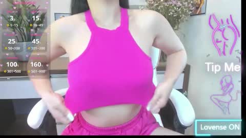 Snapshot of bibi_2005 chatting on 01.08.26 Bi Bi online show from 01.08.26