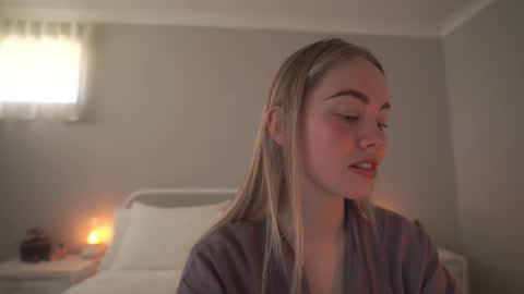 Snapshot of bibi_it_is chatting on 09.27.25 Bibi online show from 09.27.25