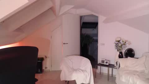 Snapshot of bickel chatting on 11.09.25 Bickel online show from 11.09.25