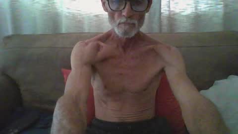 Snapshot of bientry009 chatting on 01.18.26 BiEntry online show from 01.18.26