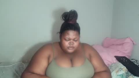 Snapshot of bigblackmamma chatting on 03.10.25 Natasha online show from 03.10.25