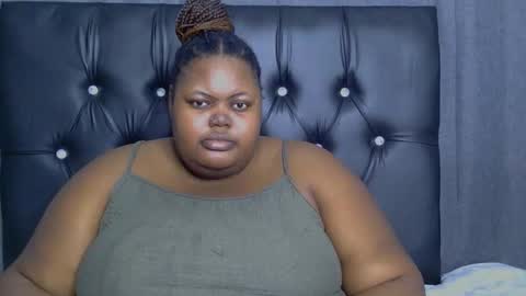 Snapshot of bigblackmamma chatting on 09.15.25 Natasha online show from 09.15.25