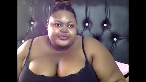 Snapshot of bigblackmamma chatting on 09.16.25 Natasha online show from 09.16.25