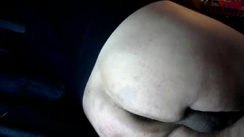 Snapshot of bigboybigbutt69 chatting on 06.16.26 bigboybigbutt69 online show from 06.16.26