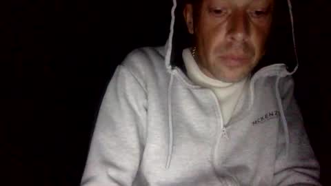 Snapshot of bigdickdangles472924 chatting on 09.24.25 bigdickdangles472924 online show from 09.24.25