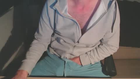 Snapshot of bigdutchenergy chatting on 10.04.25 BigDutchEnergy online show from 10.04.25