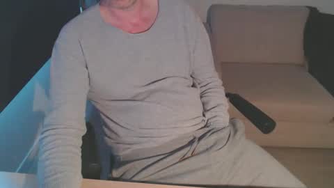 Snapshot of bigdutchenergy chatting on 11.25.25 BigDutchEnergy online show from 11.25.25