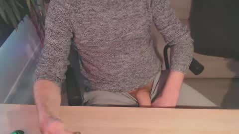 Snapshot of bigdutchenergy chatting on 12.18.25 BigDutchEnergy online show from 12.18.25