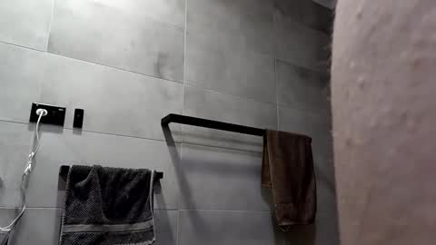 Snapshot of biggllh chatting on 11.04.25 biggllh online show from 11.04.25