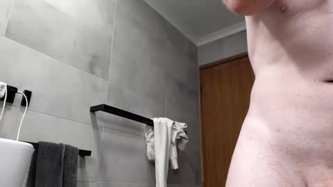 Snapshot of biggllh chatting on 12.21.25 biggllh online show from 12.21.25