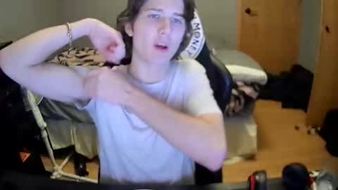 Snapshot of bigman32124 chatting on 12.13.25 Arthur online show from 12.13.25