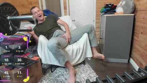 Snapshot of bigsshark chatting on 11.03.25 bigsshark online show from 11.03.25