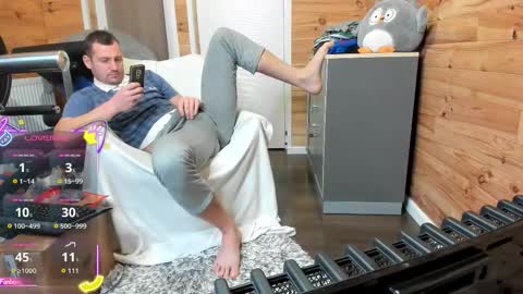 Snapshot of bigsshark chatting on 11.29.25 bigsshark online show from 11.29.25