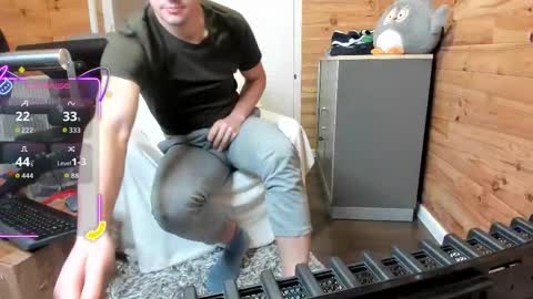 Snapshot of bigsshark chatting on 12.19.25 bigsshark online show from 12.19.25