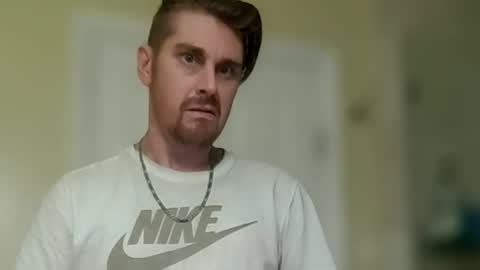 Snapshot of bigt2316 chatting on 11.09.25 Luckie and Richard online show from 11.09.25