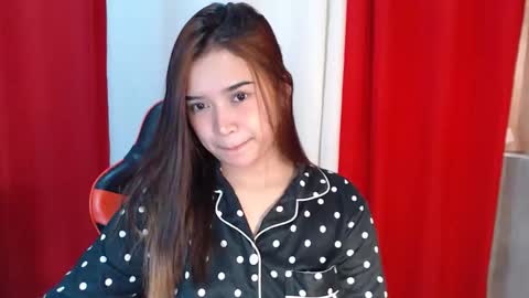 Snapshot of bilat_tinax chatting on 04.11.26 bilat tinax online show from 04.11.26