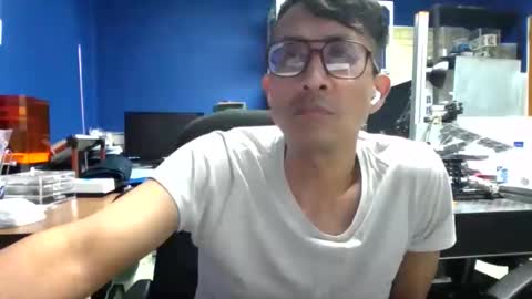 Snapshot of bisexmangenx chatting on 05.30.26 Manu O online show from 05.30.26