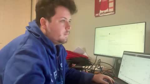 Snapshot of bisexualchubbyboy chatting on 11.12.25 james online show from 11.12.25