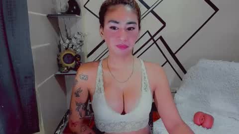 Snapshot of bitchcommanderstella chatting on 01.11.26 3 online show from 01.11.26