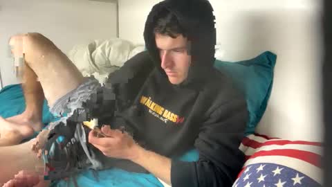 Snapshot of bitedeforain chatting on 11.21.25 bitedeforain online show from 11.21.25