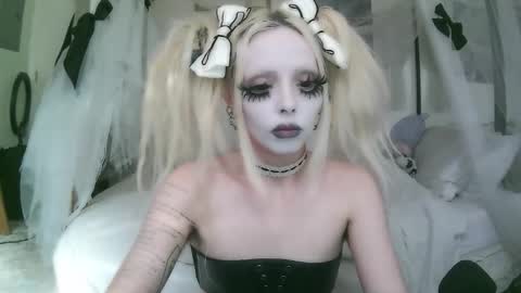 vampire fang  online show from 02.13.26