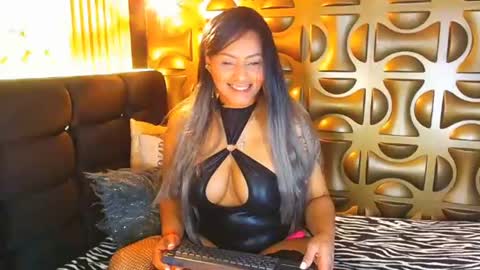 Snapshot of black_ambar chatting on 07.19.26 Ambar online show from 07.19.26