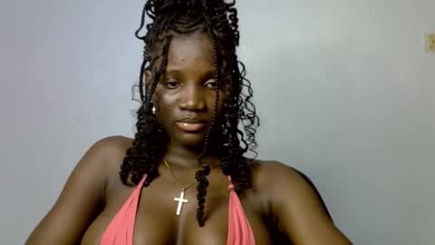 Esthy online show from 10.18.25