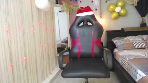 Snapshot of black_king_241 chatting on 11.19.25 black_king_241 online show from 11.19.25