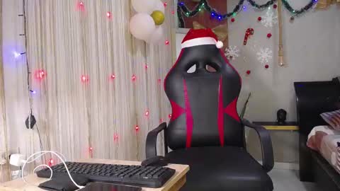 Snapshot of black_king_241 chatting on 11.27.25 black_king_241 online show from 11.27.25