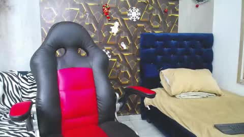 Snapshot of black_king_241 chatting on 12.04.25 black_king_241 online show from 12.04.25