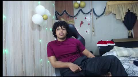 Snapshot of black_king_241 chatting on 12.19.25 black_king_241 online show from 12.19.25