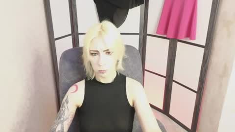 Snapshot of black_orchides chatting on 07.01.26 Emily online show from 07.01.26