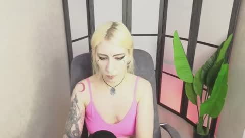 Snapshot of black_orchides chatting on 07.19.26 Emily online show from 07.19.26