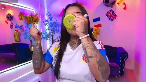 Snapshot of black_roseee chatting on 06.17.26 Rousse online show from 06.17.26