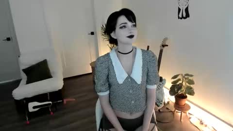 Ella online show from 10.16.25