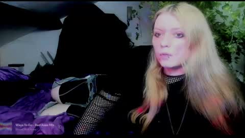 Snapshot of blacklimoon chatting on 02.22.25 Morgane online show from 02.22.25