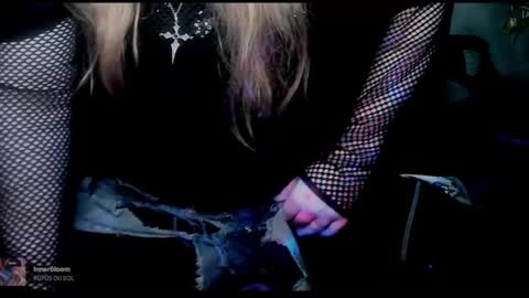 Snapshot of blacklimoon chatting on 02.23.25 Morgane online show from 02.23.25