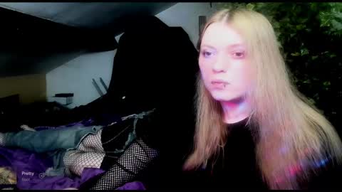 Snapshot of blacklimoon chatting on 03.05.25 Morgane online show from 03.05.25